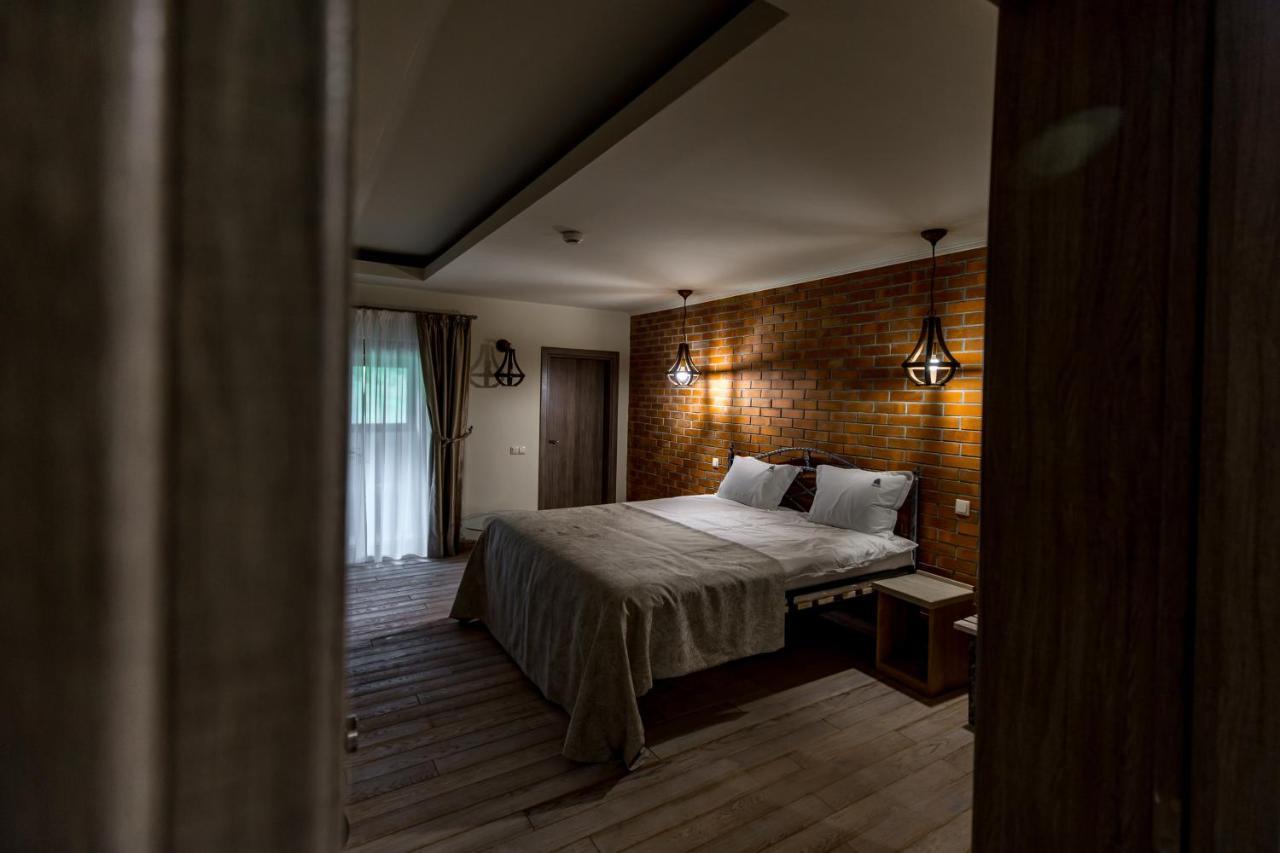 Casa Iustin Hotel โมโรนี ภายนอก รูปภาพ