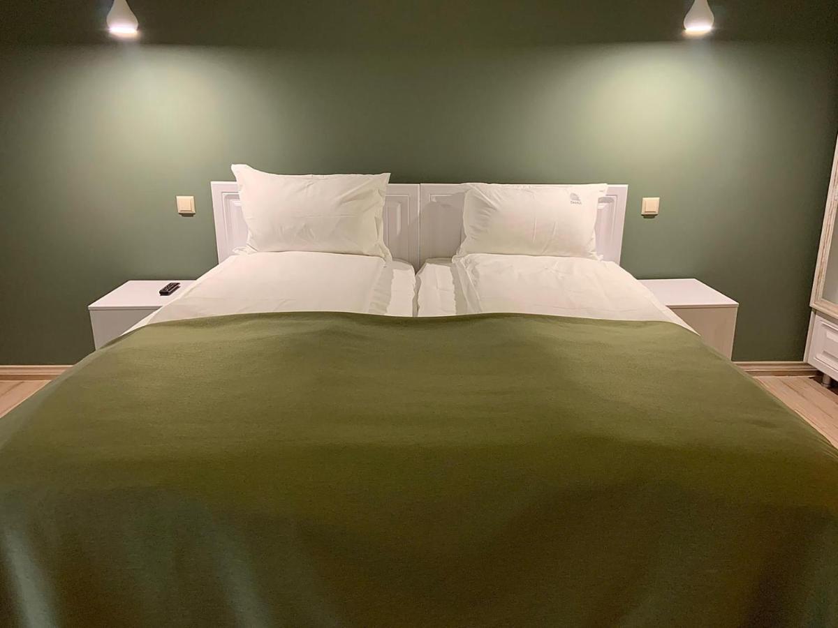 Casa Iustin Hotel โมโรนี ภายนอก รูปภาพ
