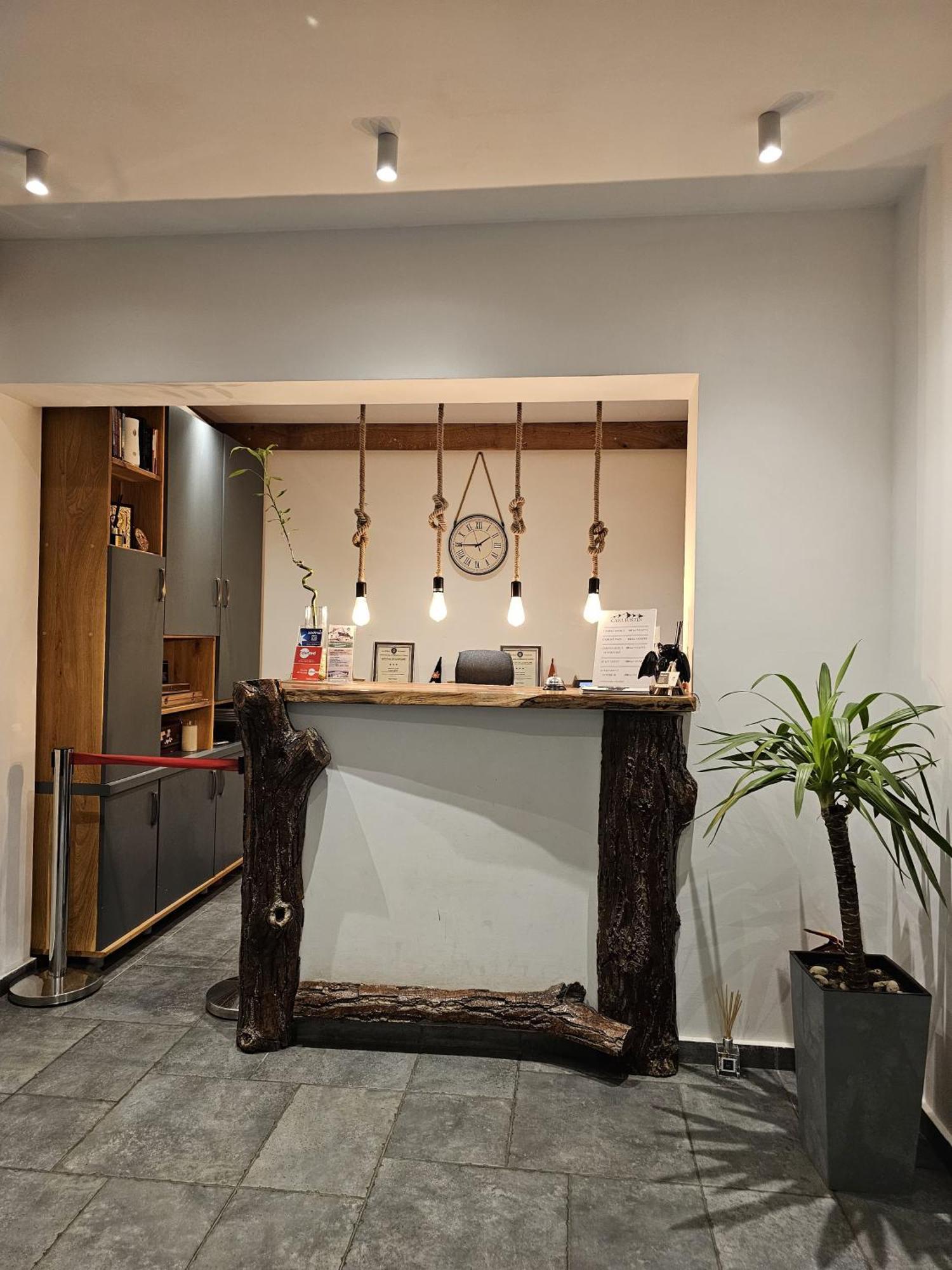 Casa Iustin Hotel โมโรนี ภายนอก รูปภาพ